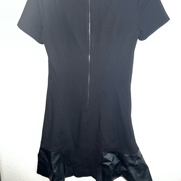 Leather bottom flow dress - Picture 2 of 2